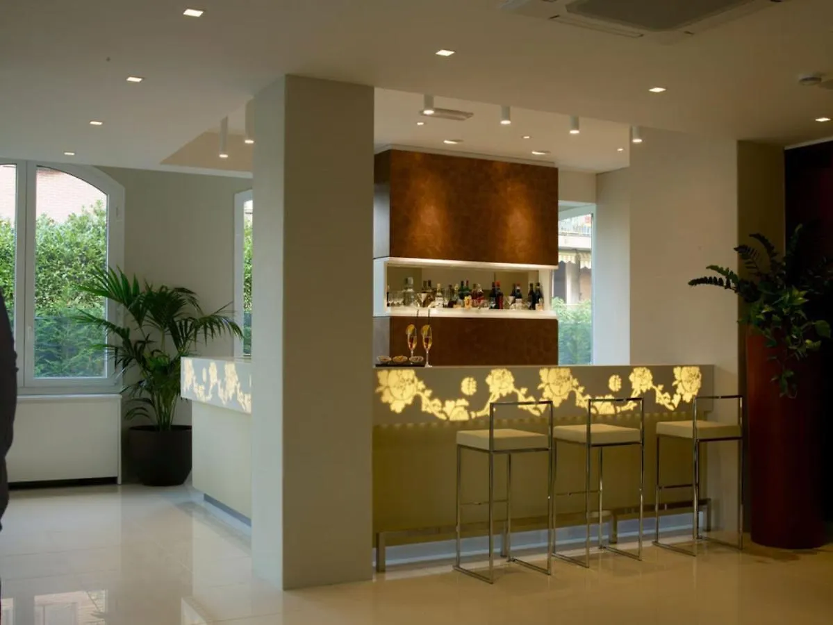 Virginia Palace Hotel Garbagnate Milanese 4*,