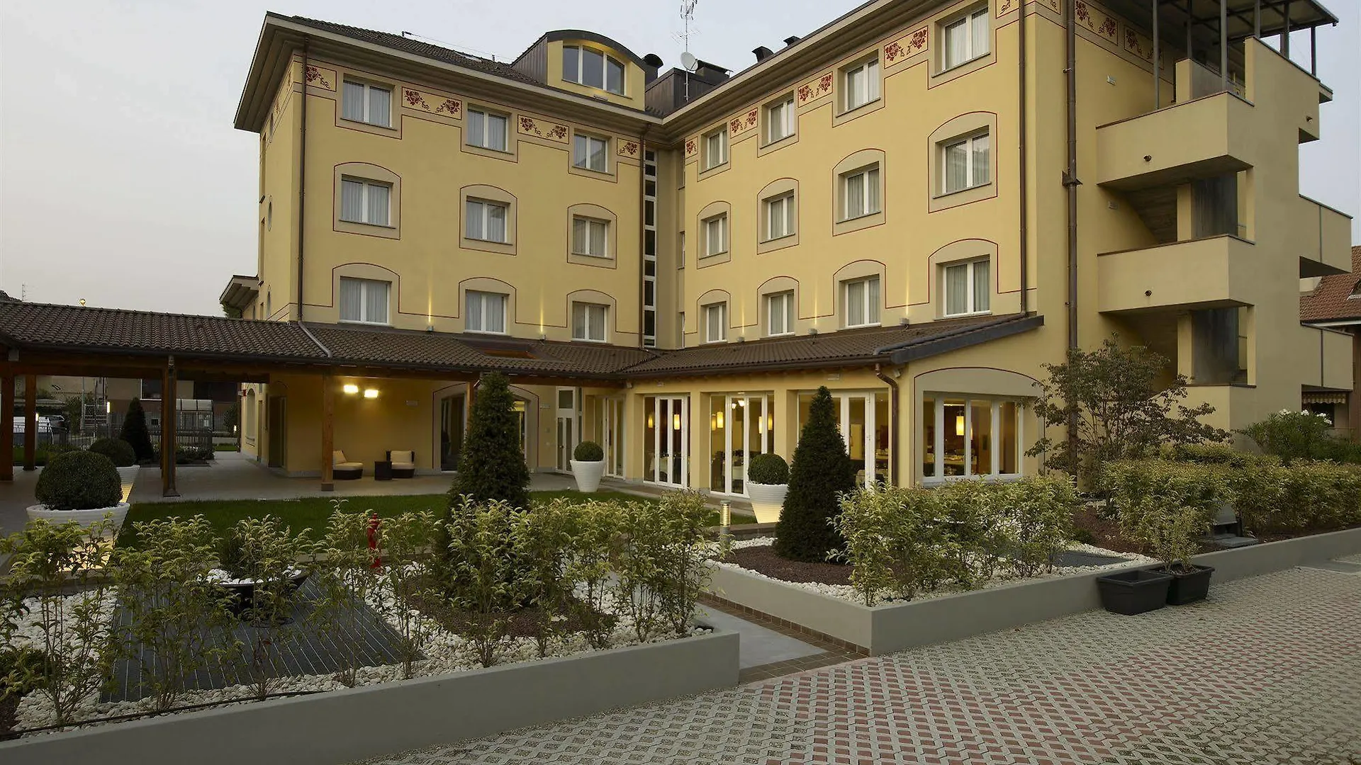 Virginia Palace Hotel Garbagnate Milanese