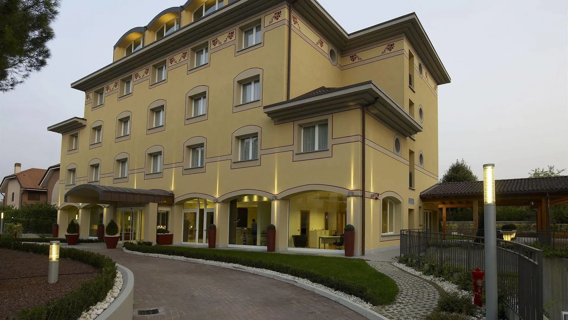 Virginia Palace Hotel Garbagnate Milanese 4*,  Italien